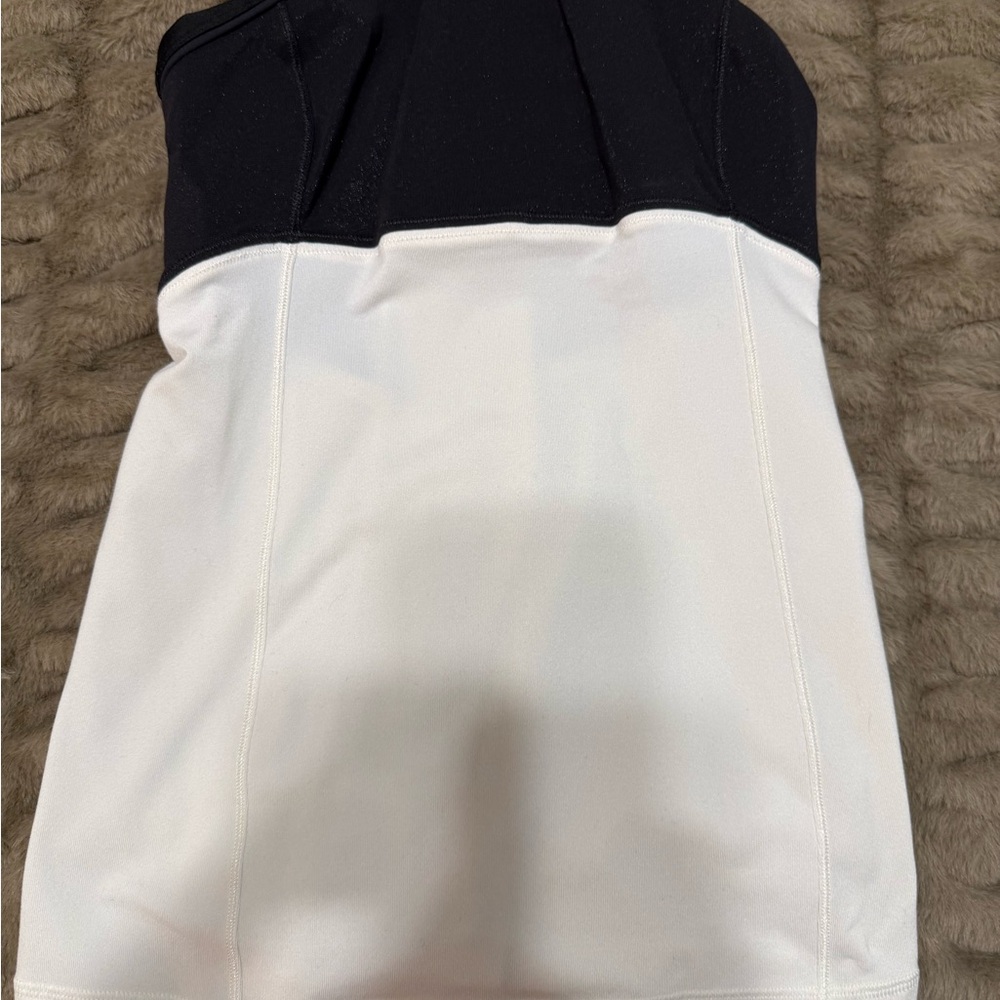 TEN Lululemon tank tops